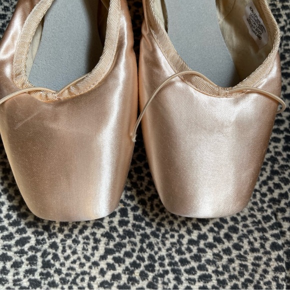 Adult Balance European Pointe Ballet Dance Shoes - Picture 8 of 10